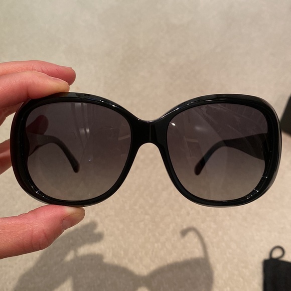 Chanel sunglasses - Picture 6 of 8